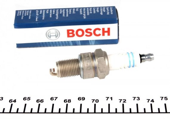 0 242 240 592 BOSCH Свічка запалювання WR6DCE 0.8 VAG, OPEL, MERCEDES (пр-во Bosch)