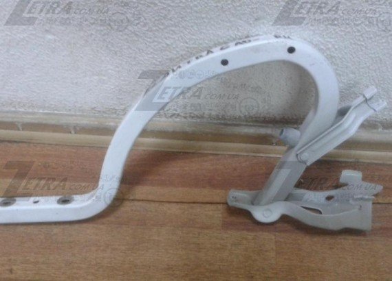 Кронштейн багажника правий 79220F2000