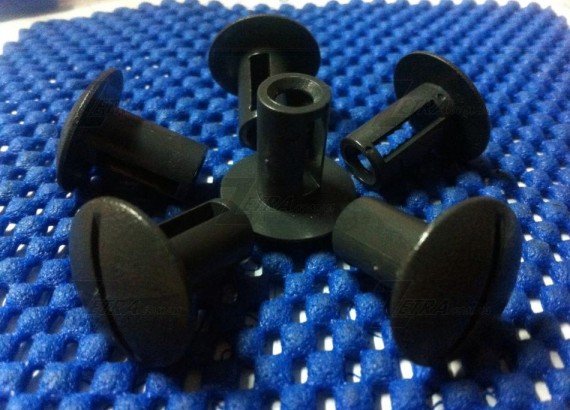 Фото клипса №4 обшивки под ногами Ланос (ОЕ) 94530428 OEM 94530428 OEM Клипса №4 обшивки под ногами Ланос (ОЕ)